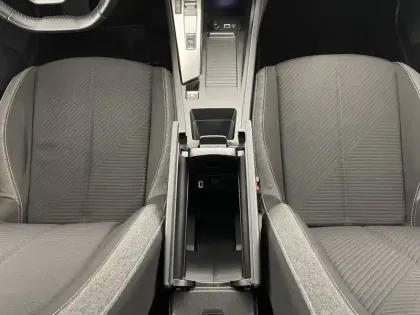 Photo 23 Peugeot 308  SW BlueHDi 130ch S&S EAT8