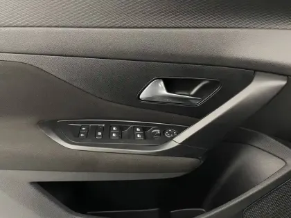 Photo 28 Peugeot 308  SW BlueHDi 130ch S&S EAT8