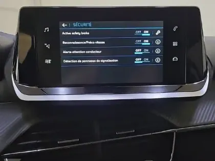 Photo 11 Peugeot 208  PureTech 100 S&S BVM6