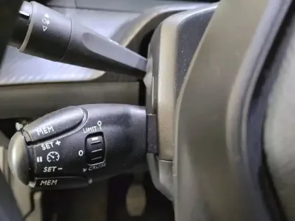 Photo 45 Peugeot 208  PureTech 75 S&S BVM5