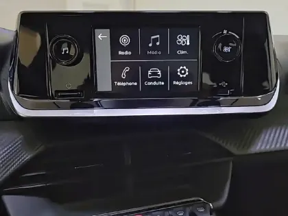 Photo 67 Peugeot 208  PureTech 75 S&S BVM5