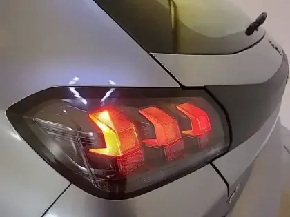 Photo 65 Peugeot 208  PureTech 75 S&S BVM5