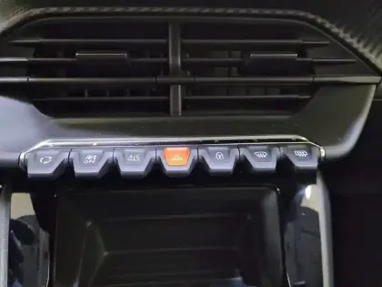 Photo 72 Peugeot 208  PureTech 75 S&S BVM5