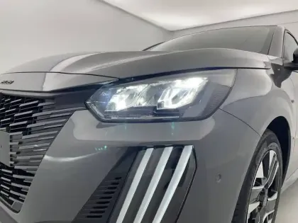 Photo 90 Peugeot 208  Hybrid 110 e-DCS6