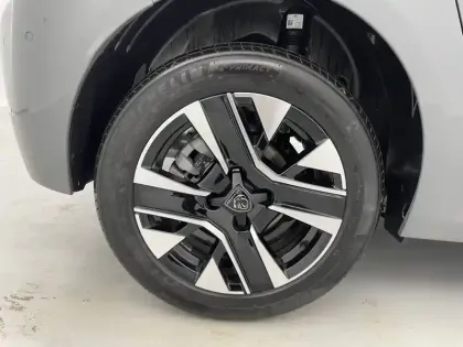 Photo 82 Peugeot 208  Hybrid 110 e-DCS6