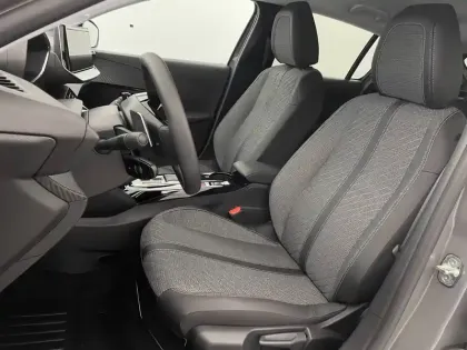 Photo 45 Peugeot 208  Hybrid 110 e-DCS6