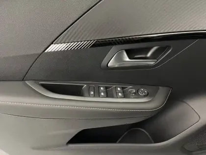 Photo 92 Peugeot 208  Hybrid 110 e-DCS6