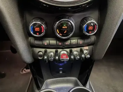 Photo 26 Mini Mini Hatch 5 Portes One 102 ch