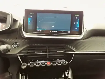 Photo 14 Peugeot 2008  Electrique 136 ch