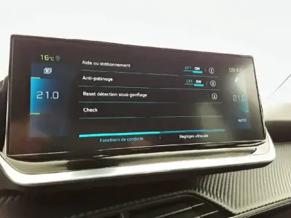 Photo 19 Peugeot 2008  Electrique 136 ch