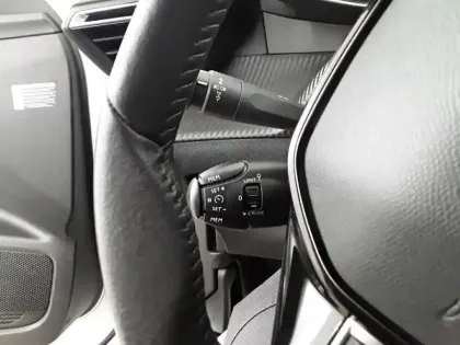 Photo 23 Peugeot 2008  Electrique 136 ch