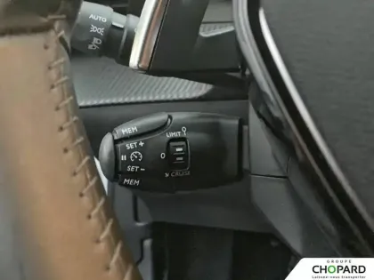 Photo 51 Peugeot 2008  Hybrid 136 e-DCS6
