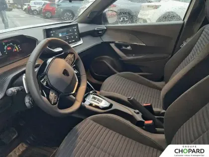 Photo 47 Peugeot 2008  Hybrid 136 e-DCS6