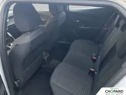 Photo 48 Peugeot 2008  Hybrid 136 e-DCS6