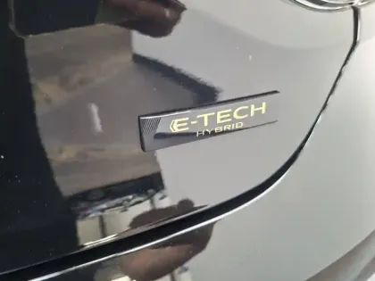 Photo 10 Renault Clio  E-Tech full hybrid 145 ch GSR2