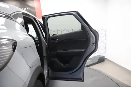 Photo 5 Renault Captur  E-Tech full hybrid 145 ch