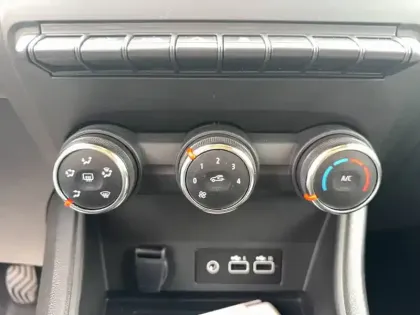 Photo 79 Renault Captur  TCe 100 GPL