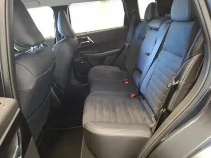 Photo 12 Mitsubishi Outlander  2.4 MIVEC PHEV 306 4WD