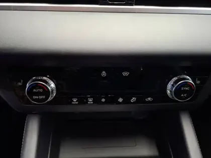 Photo 23 Mitsubishi Outlander  2.4 MIVEC PHEV 306 4WD