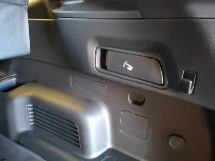 Photo 32 Mitsubishi Outlander  2.4 MIVEC PHEV 306 4WD