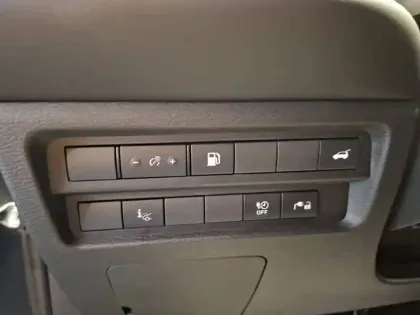 Photo 18 Mitsubishi Outlander  2.4 MIVEC PHEV 306 4WD