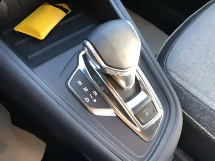 Photo 29 Renault Symbioz  E-Tech full hybrid 145