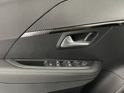 Photo 92 Peugeot 208  Hybrid 145 e-DCS6