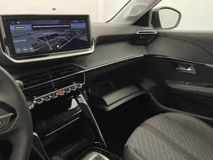 Photo 63 Peugeot 208  Hybrid 145 e-DCS6