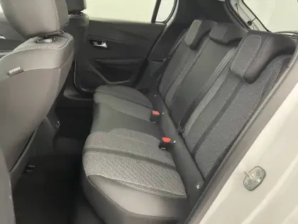 Photo 78 Peugeot 208  Hybrid 145 e-DCS6