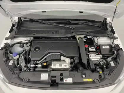 Photo 84 Peugeot 208  Hybrid 145 e-DCS6