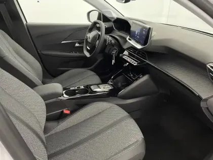 Photo 91 Peugeot 208  Hybrid 145 e-DCS6