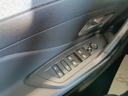 Photo 19 Peugeot 308  PHEV 180 e-EAT8 Allure Pack