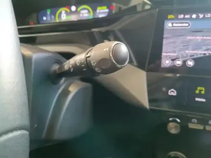 Photo 17 Peugeot 308  PHEV 180 e-EAT8 Allure Pack