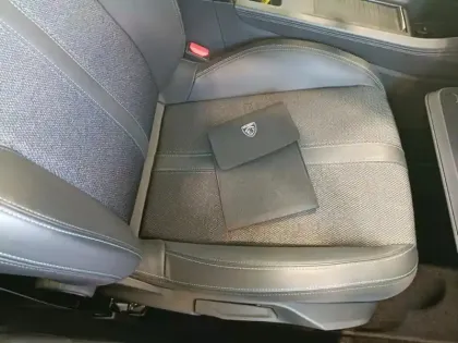 Photo 15 Peugeot 308  PHEV 180 e-EAT8 Allure Pack