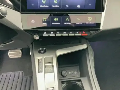 Photo 12 Peugeot 408  Hybrid 136 e-DCS6 GT