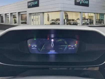 Photo 20 Peugeot 408  Hybrid 136 e-DCS6 GT