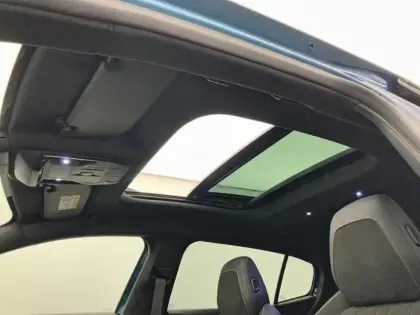 Photo 24 Peugeot 408  Hybrid 136 e-DCS6 GT