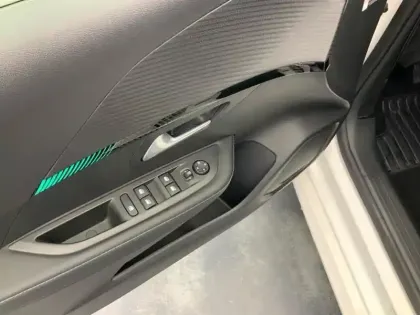 Photo 19 Peugeot 208  PureTech 100 S&S BVM6 Allure Pack