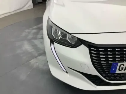 Photo 13 Peugeot 208  PureTech 100 S&S BVM6 Allure Pack