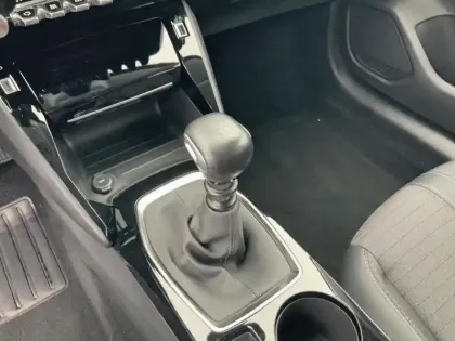 Photo 23 Peugeot 208  PureTech 100 S&S BVM6 Allure Pack