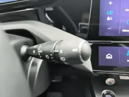 Photo 16 Peugeot 308  SW PHEV 180 e-EAT8 Allure Pack