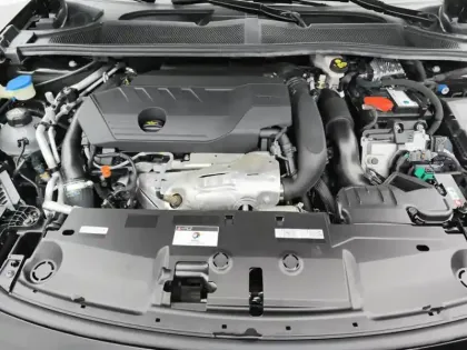 Photo 6 Peugeot 308  SW PHEV 180 e-EAT8 Allure Pack