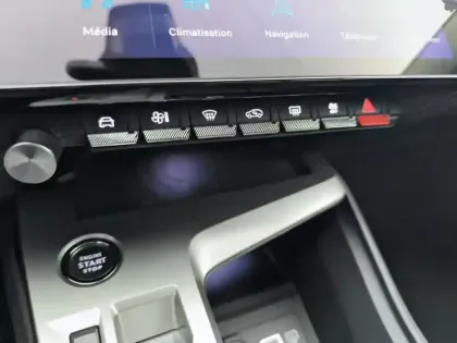 Photo 12 Peugeot 308  SW PHEV 180 e-EAT8 Allure Pack