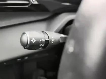 Photo 17 Peugeot 308  SW PHEV 180 e-EAT8 Allure Pack