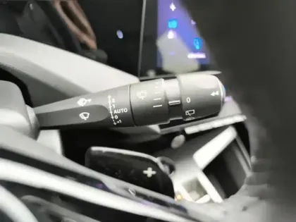 Photo 16 Peugeot 308  PHEV 180 e-EAT8 Allure Pack