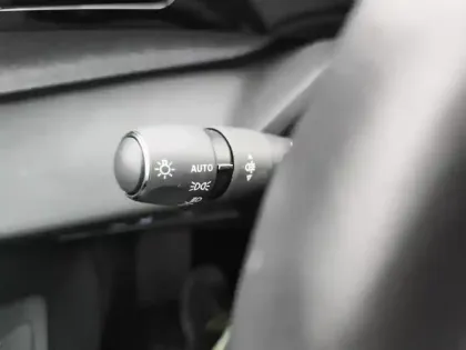 Photo 17 Peugeot 308  PHEV 180 e-EAT8 Allure Pack