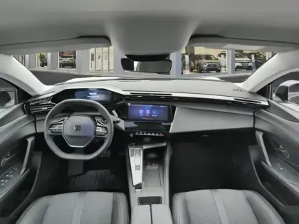 Photo 9 Peugeot 308  PHEV 180 e-EAT8 Allure Pack