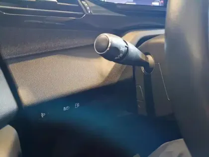 Photo 16 Peugeot 308  SW PHEV 180 e-EAT8 Active Pack