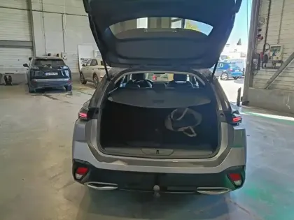 Photo 7 Peugeot 308  SW PHEV 180 e-EAT8 Active Pack