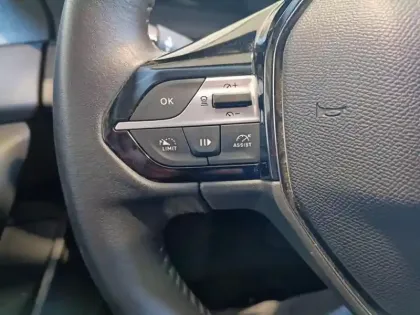 Photo 18 Peugeot 308  SW PHEV 180 e-EAT8 Active Pack